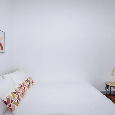 Love Inn Lisboa Лиссабон