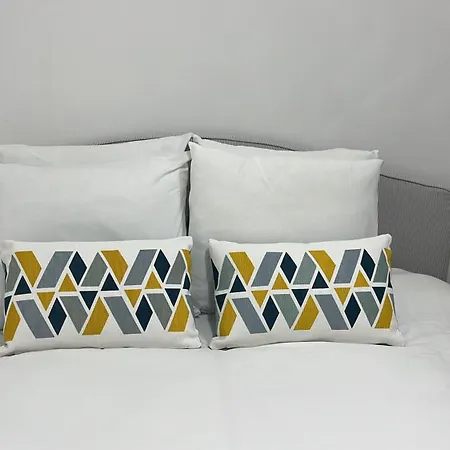 Love Inn Lisboa Апартаменты *