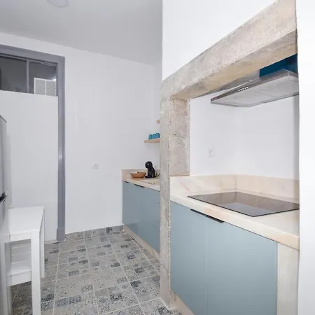 Love Inn Lisboa * Лиссабон